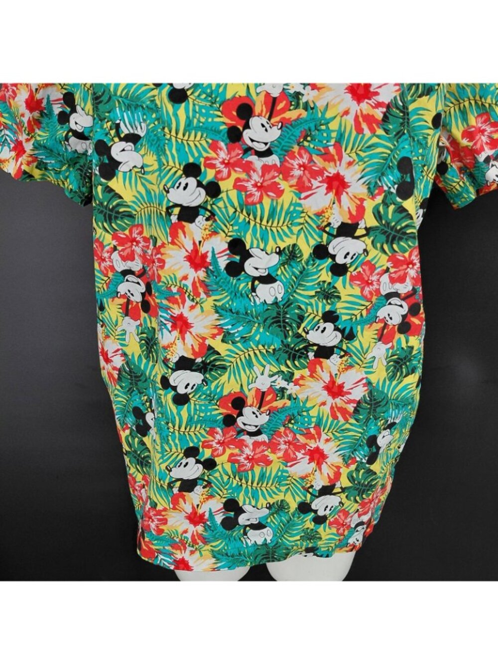 Disney Shirt Mens Medium Mickey Mouse Hawaiian Tropical Button Up Travel Dad - Picture 8 of 12